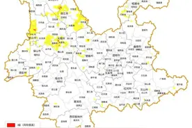 刚刚，昆明北市区下起冰雹图片