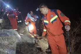 房山消防在山间设置路标条，成功处置两起山岳遇险警情图片