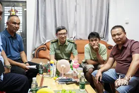 征兵家访“零距离”，石龙严把应征青年“质量关”图片