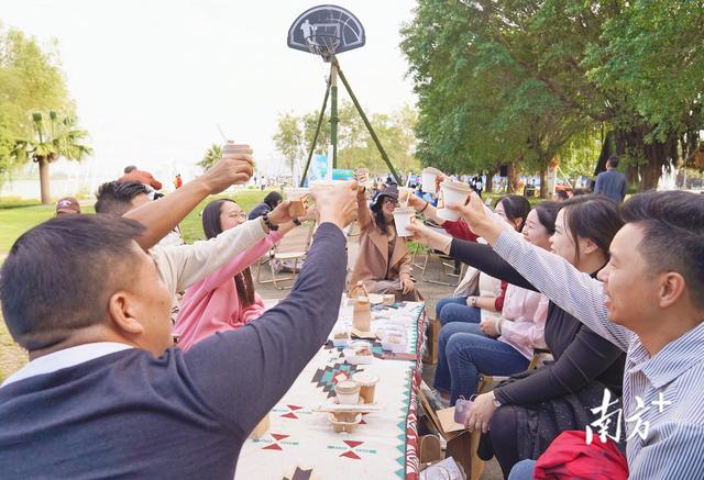 南海文旅玩出新高度！游艇直升机畅游环两江