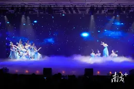 献礼国庆！黄江举办教育系统文艺汇演图片