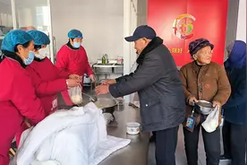 沂河新区白沙埠镇老年食堂让老人吃出“幸福味道”图片