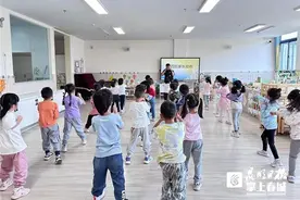 警察走进西山区第二幼儿园当助教图片