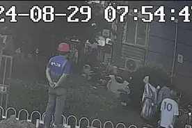 七旬大爷劝阻车主拎电池上楼，被打倒在地？北京警方已进行伤检图片