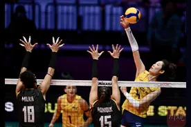 C视觉丨朱婷亮相女排世俱杯 首发贡献11分图片