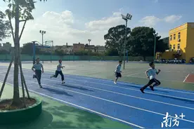 体验感拉满！黄江这个小学跑道翻新了图片