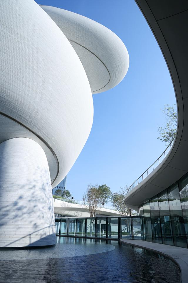 深圳湾文化广场“水落石出”  大湾区文化地标“上新”