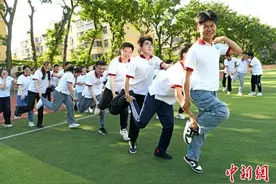 安徽淮南：趣味减压迎高考图片