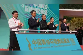 “幸福江西舞起来”2023年中国舞协环境舞蹈展演江西站活动在吉安武功山幸福小镇精彩上演图片