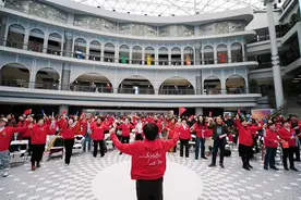 2025武汉赏樱季“星光熠熠”：刀郎演唱会“秒空”，还有多位明星艺术家排队图片