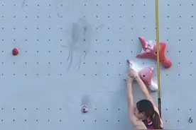 太帅了！像在飞！中国姑娘攀岩仿佛有轻功加持图片