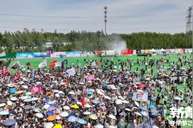 新青年·把爱留在德州｜“降温神器”雾炮车出动！新青年，德州最宠你！图片