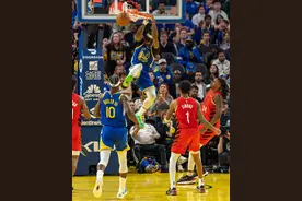 （体育）篮球——NBA常规赛：勇士胜开拓者图片