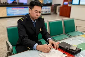 我的铁路风景  |  万家团圆是我最大的心愿——90后火车司机张凯强图片