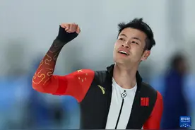 亚冬会丨速度滑冰1500米宁忠岩破纪录夺冠 中国女将包揽前三图片