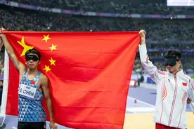（巴黎残奥会）田径——男子跳远T11级： 中国选手包揽冠亚军图片
