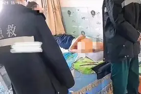 救护车“抬人风波”倒逼强化担架服务｜时评图片