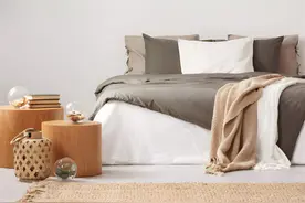 外出旅行时，酒店床品如何选？专家：查外观、看做工、闻味道图片