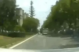 十万火急！交警为断指伤员疾驰开道图片