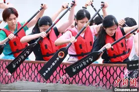 全国20支龙舟战队在广东清远上演对决赛图片