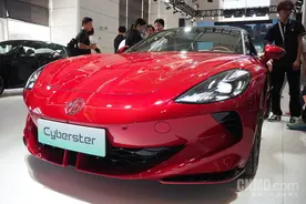 英伦范纯电软顶敞篷跑车——MG Cyberster静态体验图片