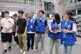 触摸时代发展强劲脉搏 大学生实践团深入湖南特色产业前沿图片