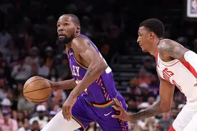 杜兰特左脚踝扭伤提前退场 本场比赛不会回归图片