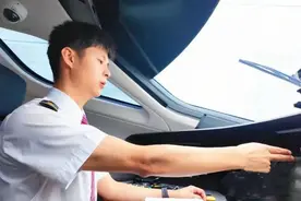 高铁车门谁来关？如何避免误车？铁路部门科普：车门由司机管控，正确做法是改签图片