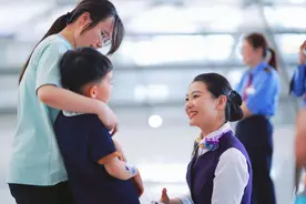 全国青年文明号杭州“西子号”圆了一群特殊孩子的“高铁梦”图片