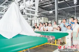 看！“会飞”的被子和“最快的刀”图片