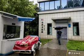 民呼必应·记者追踪 | 市民投诉公厕不开放 记者实地探访→图片