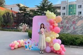 郑州市二七区侯寨一中优秀教师付静：让青春在三尺讲台上闪光图片