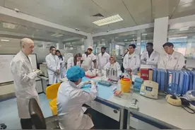 山东省血液中心完成山东大学留学生全英文教学工作图片