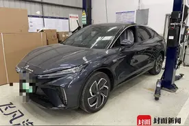 成都一车主洗车时车门突然弹开，车内进水损失超2万元，维修费该谁买单？｜追踪到底图片