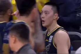 广东男篮险胜上海队取季后赛首胜，胡明轩打出MVP级表现图片