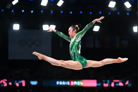 巴黎奥运会丨体操——女子平衡木：周雅琴获得银牌(2)图片