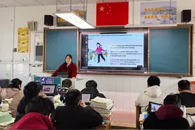 庐江县教研室到白山中学开展高三教学视导工作图片