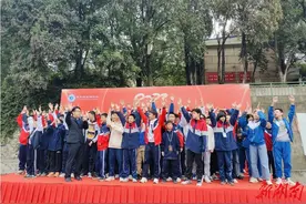 梦想点亮未来，奋斗点燃激情——耒阳一中教育集团冠湘学校举行家庭教育励志报告会图片