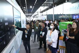 未来学习空间长啥样？AI课堂亮相深圳图片