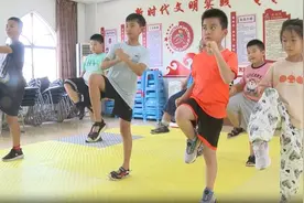 大港街道福苑里社区开展“跆拳道公益俱乐部”活动（附视频）图片