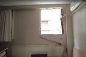 酒店一楼逃生通道只有一个？立即整改！图片