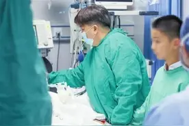 “爸爸是个大英雄”，驻港退役老兵王永宏三亚病逝图片