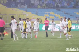 雨太大，球赛无奈延期！图片