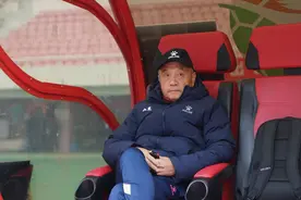 山东男足首夺三大球运动会冠军，功勋老帅殷铁生再创新历史图片