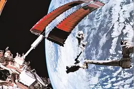 神舟十八号航天员乘组刷新中国航天员单次出舱活动时间纪录图片