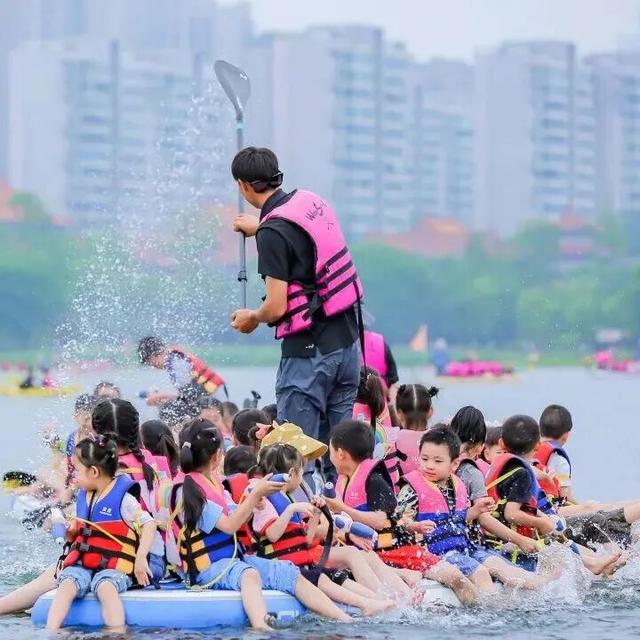 国庆中秋游览指南 | 在公园里荡起双桨~