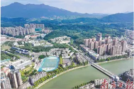 蹚出县域产业突围路图片