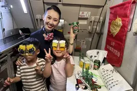 嗨“啤”一夏！东航乘客万米高空共迎青岛啤酒节图片