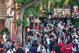 国庆假期郑州金水接待游客346．4万人次 旅游总收入4．7亿元图片