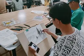 甘肃嘉峪关市总工会举办职工绘画培训班图片